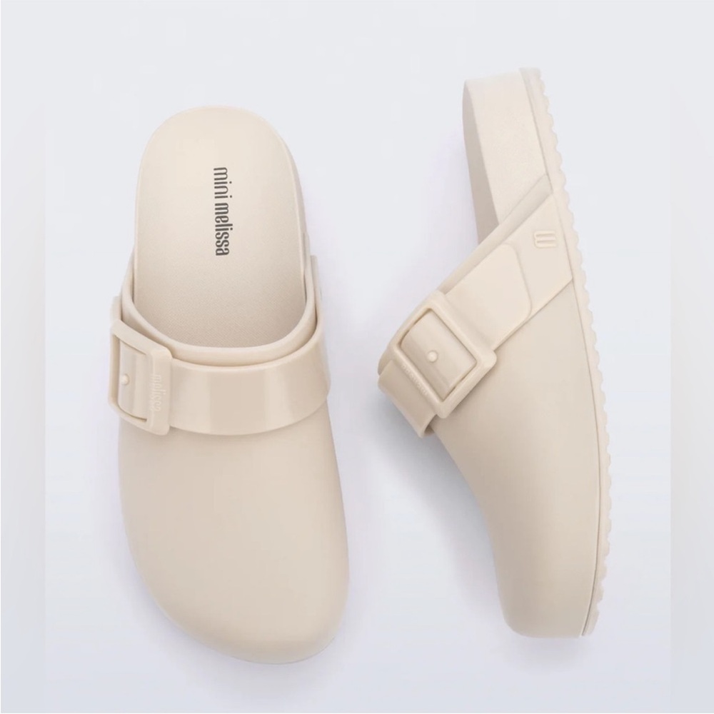 Mini Melissa Kids' Beige Water Resistant Cozy Clog—13